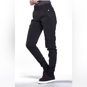 2 pairs - Infinity jogger scrubs